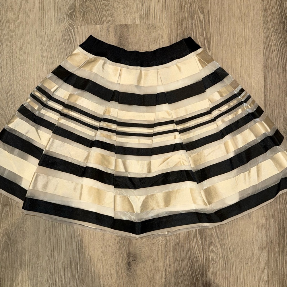 Bebe Black and Cream Bubble Mini Skirt Cocktail